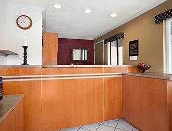 Super 8 By Wyndham 2* Martinez